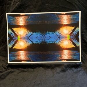 Super cool and unique abstract art print with a water design #abstractart